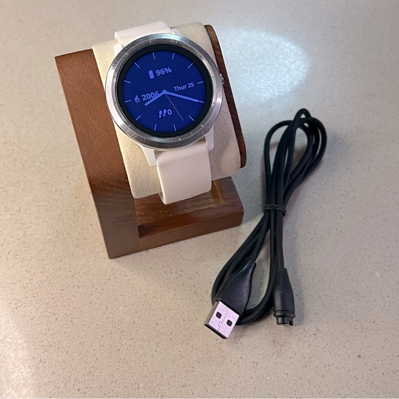 Garmin Vivoactive 3 (MSRP 165$, smart watch, Garmin pay, steps, calories) - Picture 1 of 7